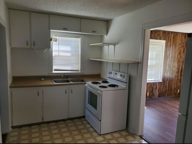 Building Photo - Cute 1 bedroom home in North East Springfield