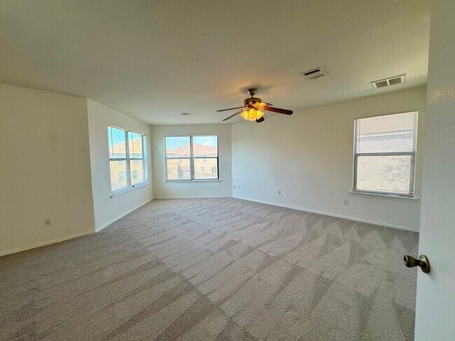 Building Photo - 2013 Rim Rock Dr