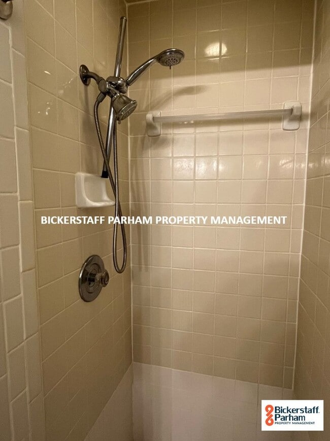 Building Photo - Great Experiences Are Just Around The Corner, Located Off Wynnton Road!