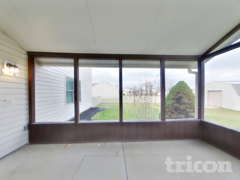 Building Photo - 1197 Kinross Dr
