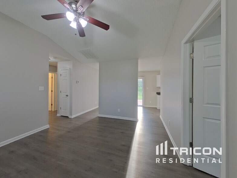 Building Photo - 9923 Austin Samuel Pl