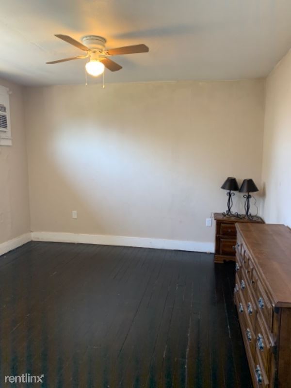 Building Photo - 821 Live Oak St