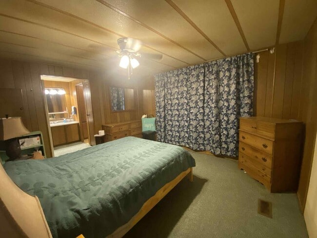 Building Photo - 5316 53rd Ave E