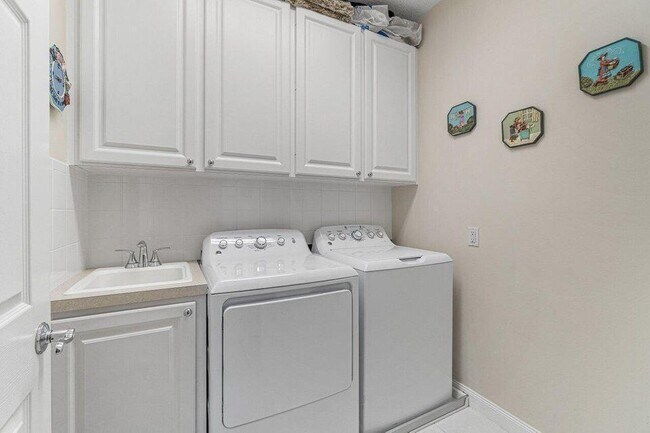 Building Photo - 4506 Illicium Dr