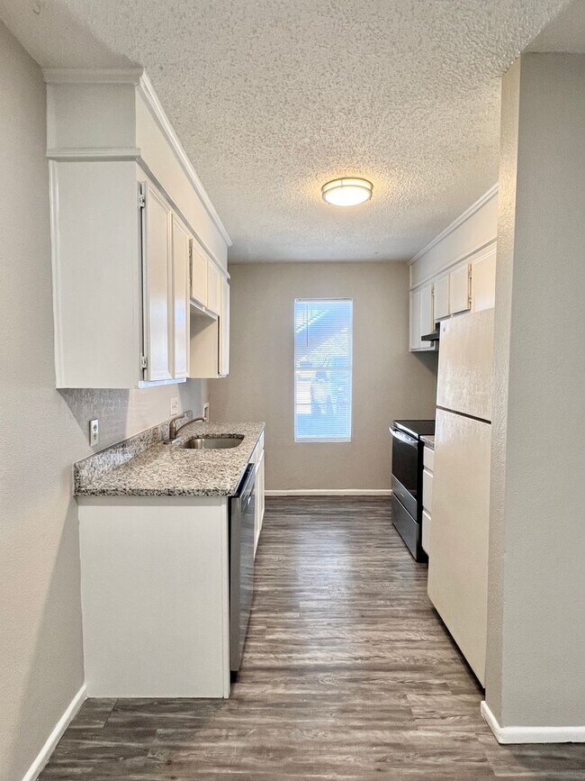 Building Photo - 3110 Salisbury Ave