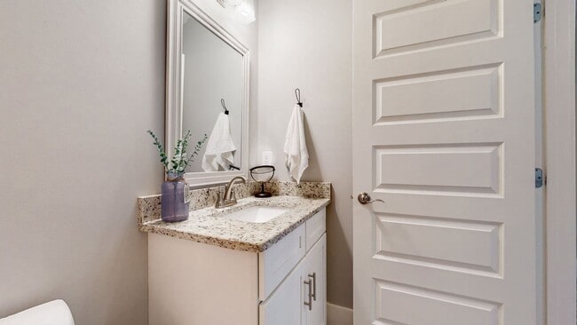 Building Photo - 7146 Pepper Tree Cir