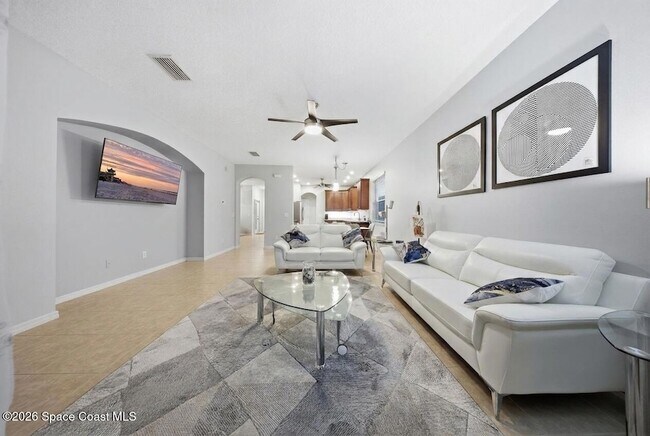 Building Photo - 2039 Tullagee Ave