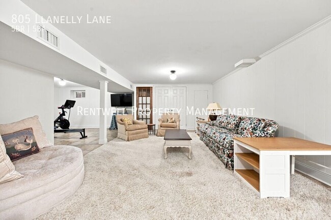 Building Photo - 805 Llanelly Ln