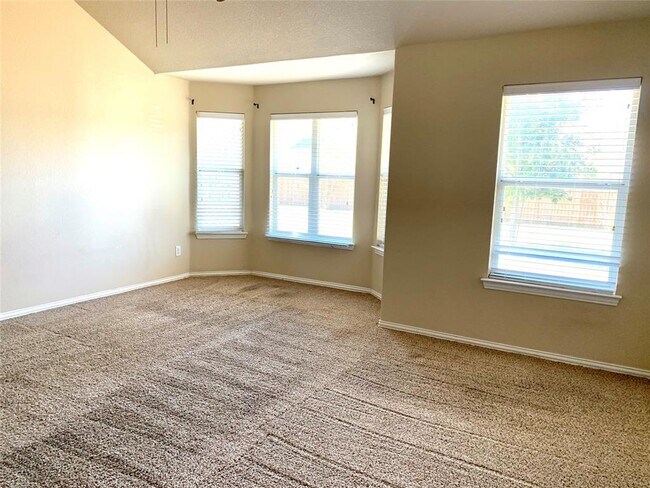 Building Photo - 1001 Emory Fields Cove