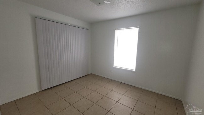 Building Photo - 5409 E Shore Dr
