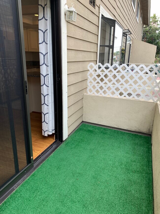 Building Photo - 15220 S Normandie Ave