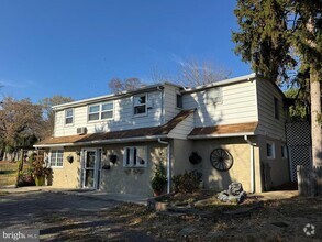 Building Photo - 713 Bethlehem Pike