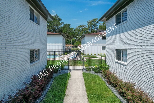 Building Photo - 1426 Berrier St