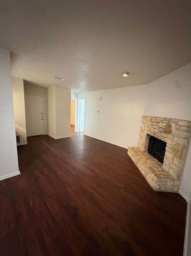 Building Photo - 806 Sirocco Dr