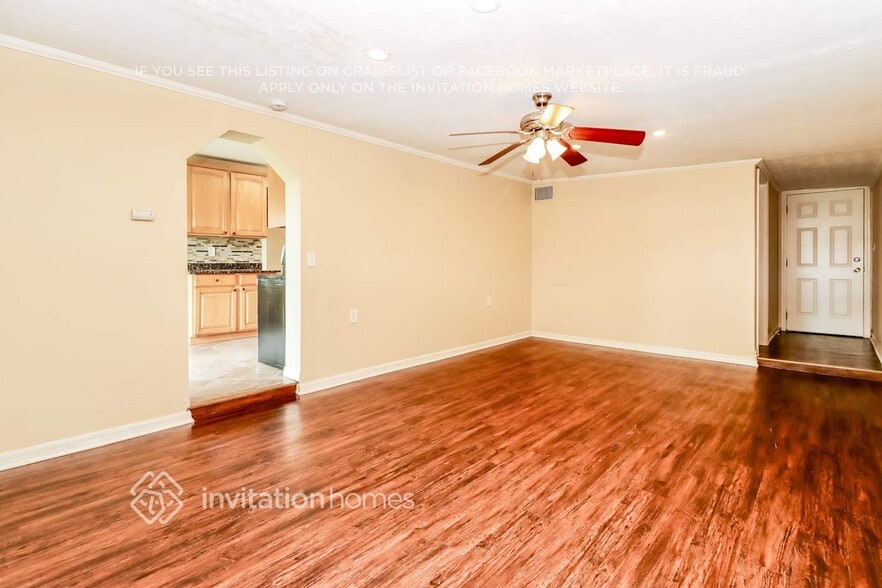 Building Photo - 9013 Suncrest Blvd