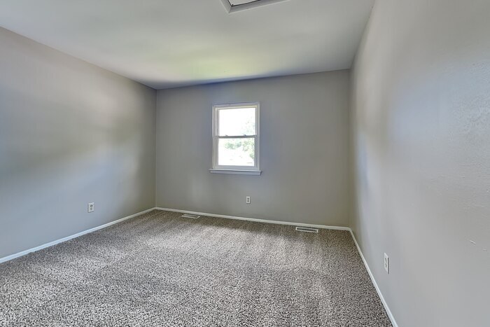 Building Photo - 8 Lasonia Way