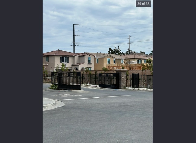 Building Photo - 36996 Camino Spgs Ave