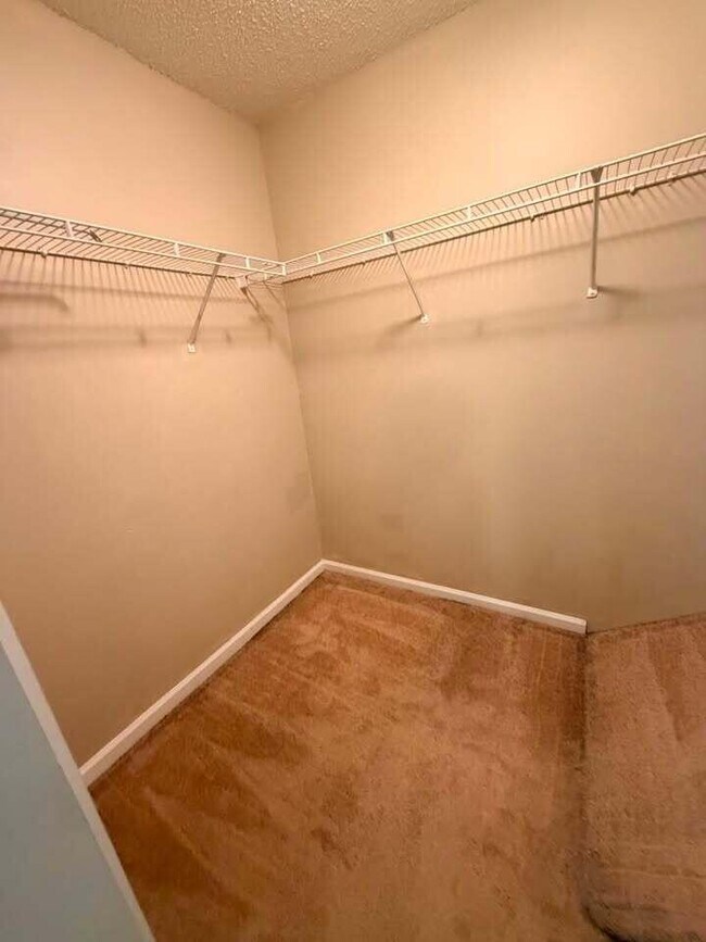 Building Photo - 6892 Mill Brook Pl
