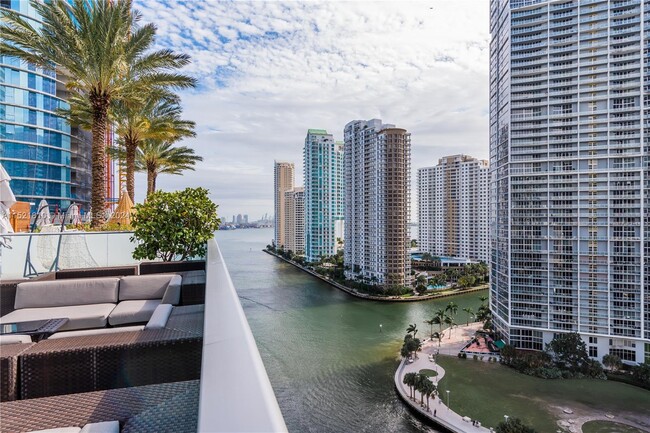 Building Photo - 200 Biscayne Boulevard Way