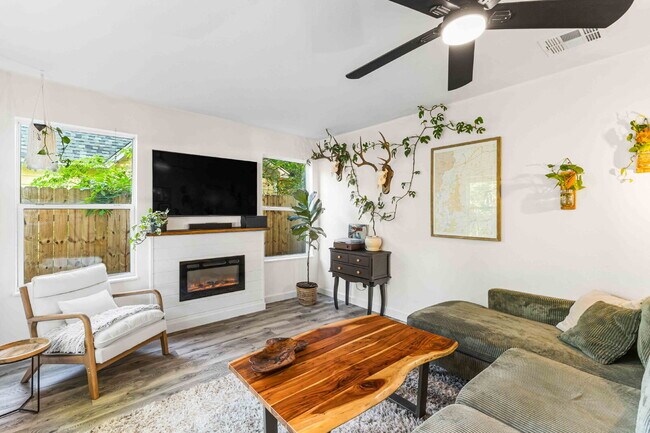 Building Photo - Timeless Charm Meets Modern Comfort in Brookview