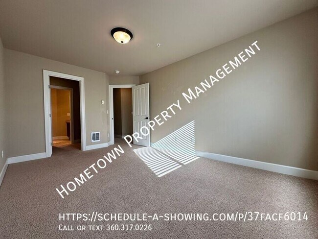 Building Photo - 4325 Oso Berry St NW