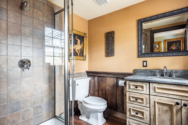 Building Photo - 15 Ferry St