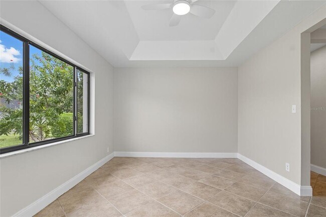 Building Photo - 1110 W Coral St