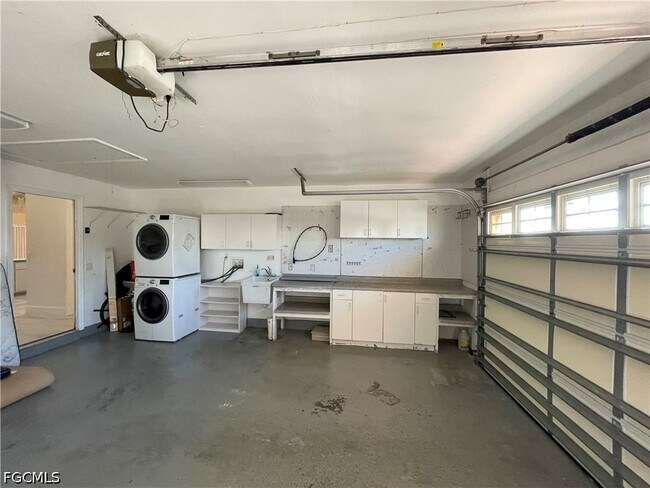 Building Photo - 12196 Matlacha Blvd