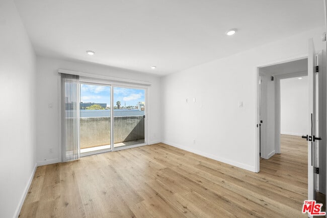 Building Photo - 1650 S Bentley Ave