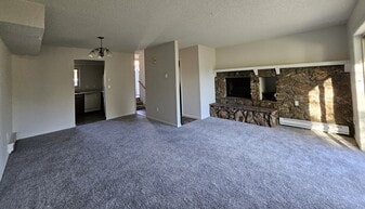 $1395/month 2 bed/1.5 bath with garage - 1935 Edwards Dr