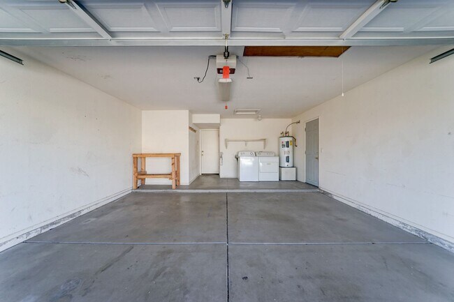 Building Photo - Desirable North Phoenix  Home with 1 Downs...