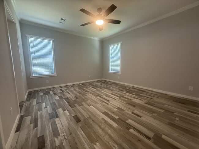 Building Photo - 5657 Camelford Ct