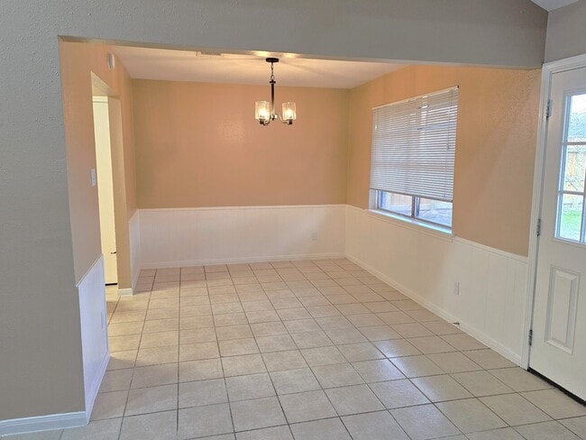 Building Photo - 2327 Shadbury Ct