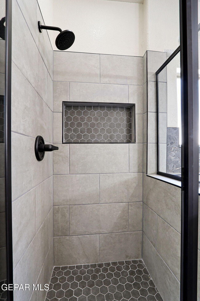 Building Photo - 3121 Tierra Paola Ln