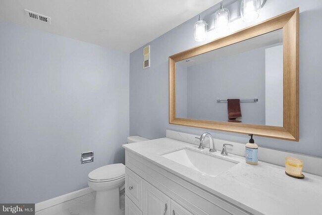 Building Photo - 3713 S George Mason Dr