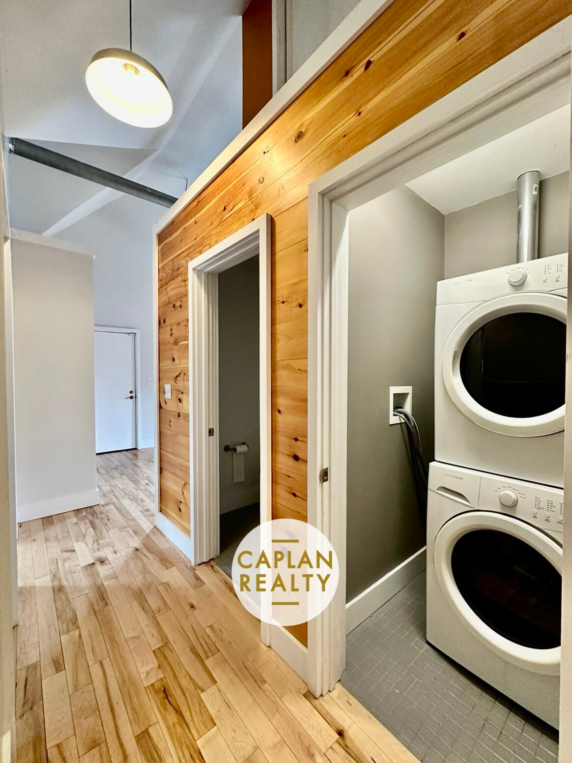 Building Photo - 324 Ashmun St