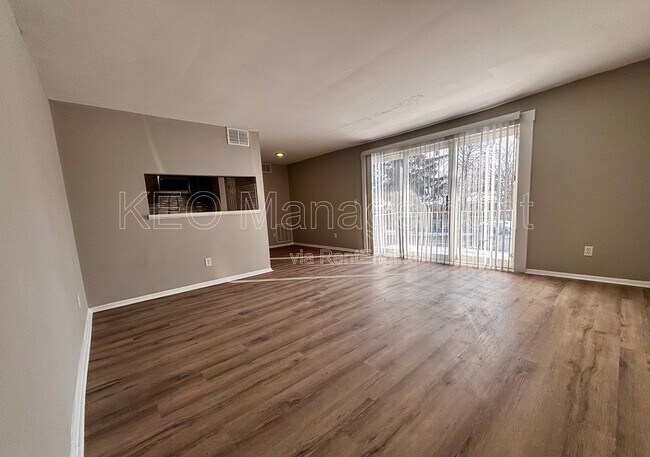 Building Photo - 4420 Flowerdale Ave