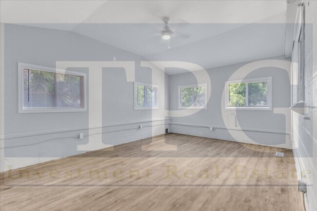 Building Photo - 9901 E Linwood Blvd