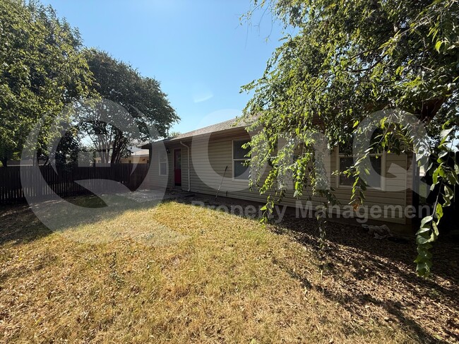 Building Photo - 4240 Hunters Creek Dr