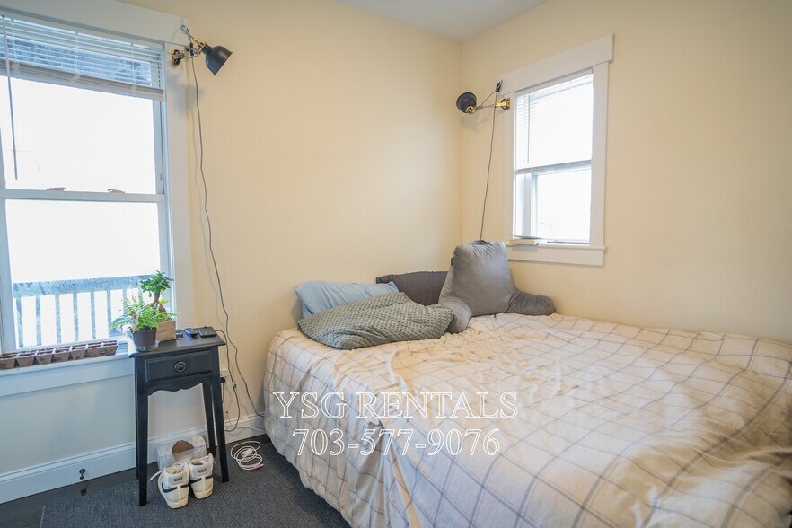 Building Photo - 85 Auckland St