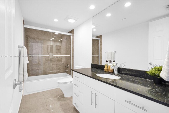 Building Photo - 881 Ocean Dr