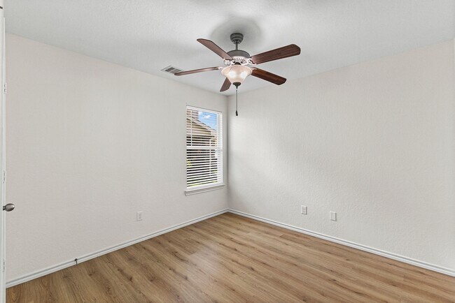 Building Photo - 9006 Wildbird Ln