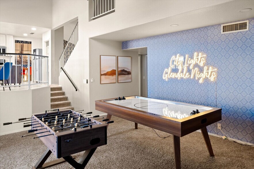 Building Photo - 6041 W Villa Maria Dr