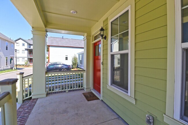Building Photo - 307 Saint Anns Alley