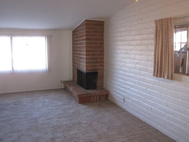 Building Photo - 6924 E Elbow Bay Dr