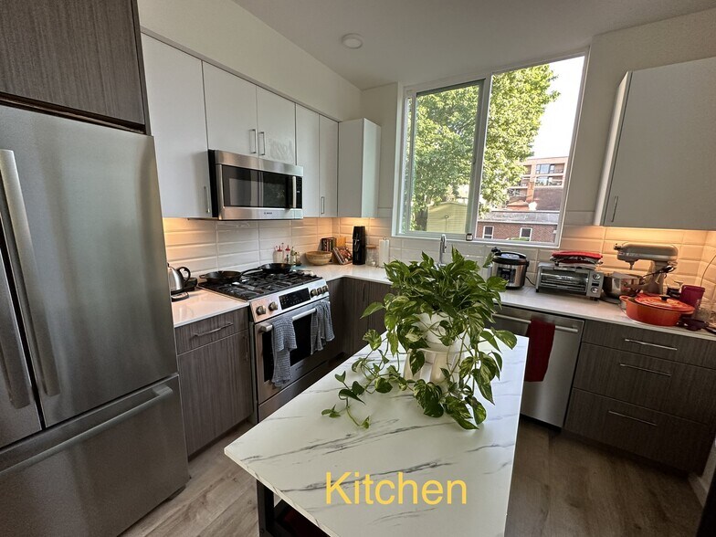 Building Photo - 1724E 11th Ave