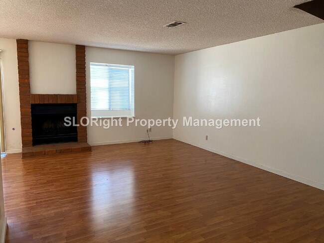 Building Photo - AVAILABLE SEPTEMBER- 2 Bedroom/ 2 Bathroom Condo In Laguna Lake Area