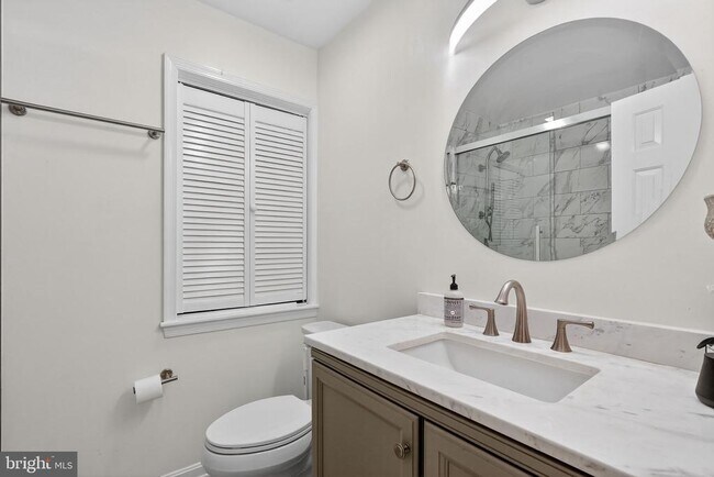 Building Photo - 7011 Fox Chase Rd