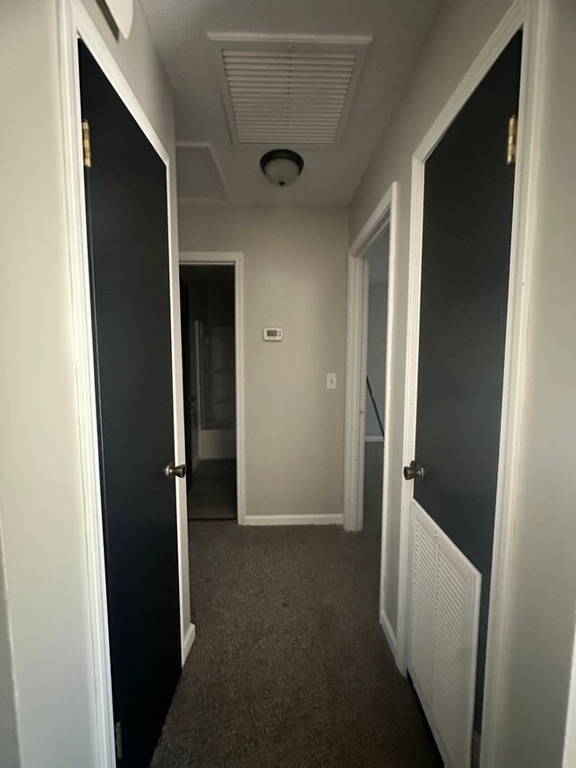 Building Photo - Daleville!  Cul-de-sac!!  New Carpet/Paint...