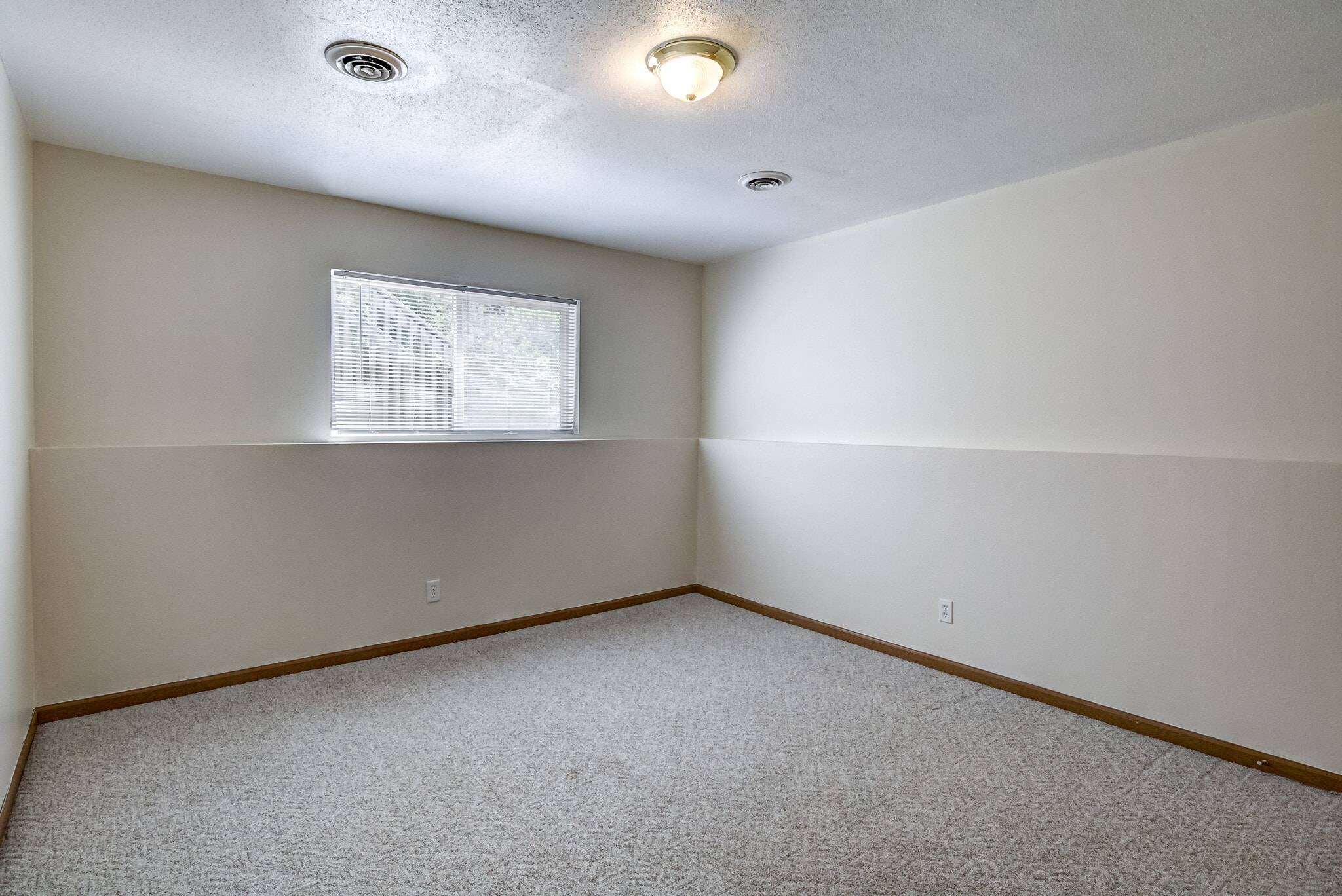 Building Photo - 13381 41st Ave